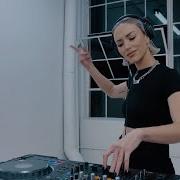 Ari Metasin Live Series