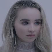 Alien Sabrina Carpenter