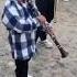Niño Toca El Clarinete De Forma Impresionante