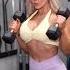 Spor Salonunda Tek Başına Spor Yapan Kadın Shorts