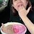 MAKAN ICE CREAM SE EMBER PAKE TANGAN Shorts