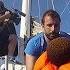 Migranti Il Veliero Alex Soccorre Il Gommone Il Momento Del Salvataggio Dei Bambini